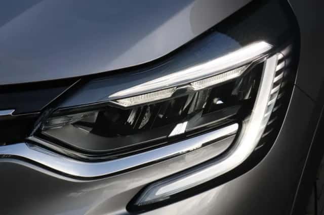 Renault Captur (2022) thumbnail 6