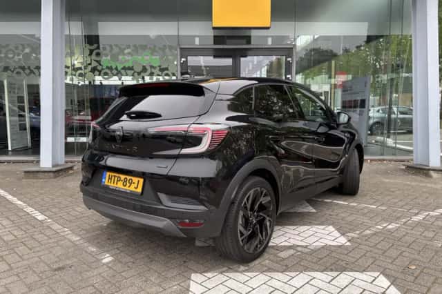 Renault Captur (2025) thumbnail 2