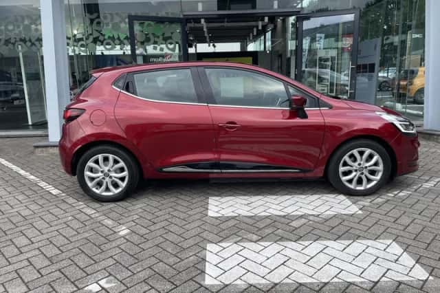 Renault Clio (2018) thumbnail 3