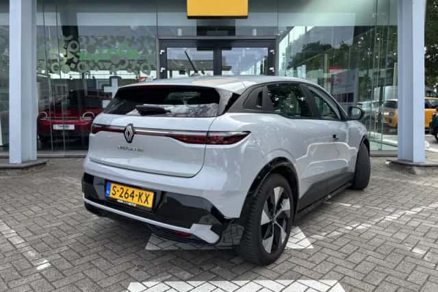 Renault Mégane E-Tech (2023) thumbnail 4