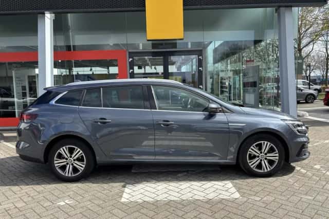 Renault Mégane (2022) thumbnail 3