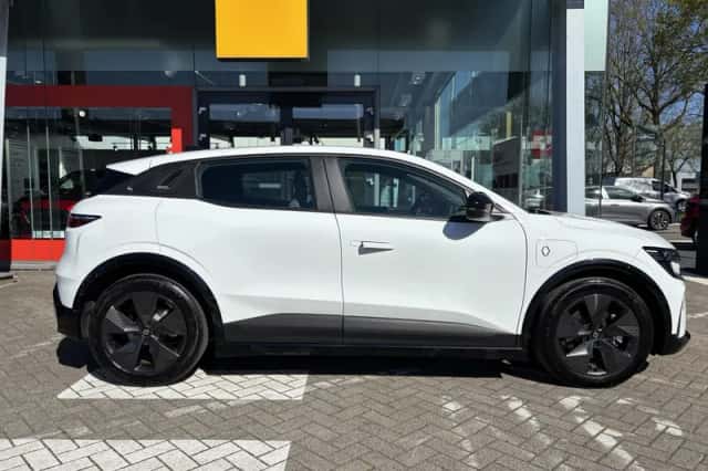 Renault Mégane E-Tech (2025) thumbnail 3