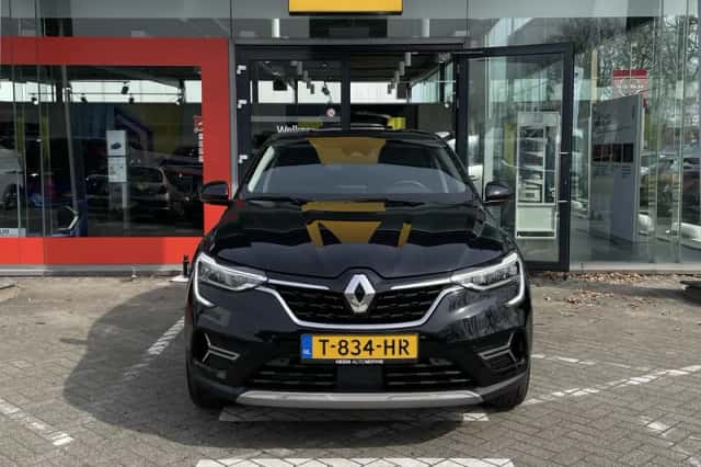 Renault Arkana (2023) thumbnail 2