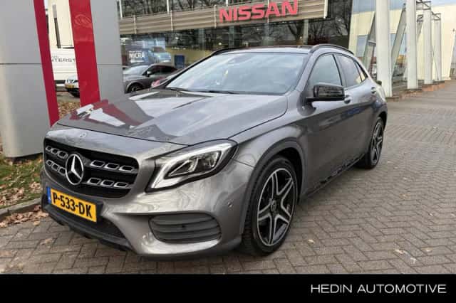 Mercedes-Benz GLA (2018) thumbnail 1