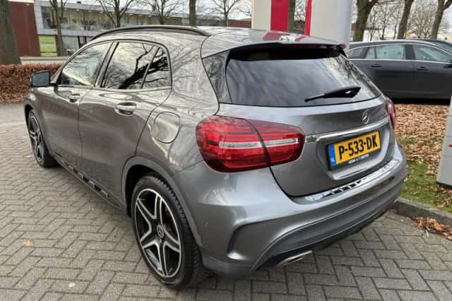 Mercedes-Benz GLA (2018) thumbnail 5