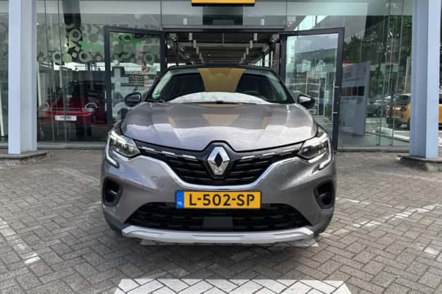 Renault Captur (2021) thumbnail 3