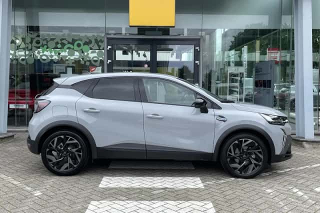 Renault Captur (2025) thumbnail 3