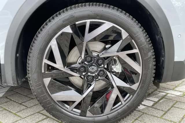 Renault Captur (2025) thumbnail 4