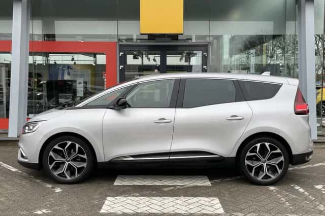 Renault Grand Scénic (2023) thumbnail 3