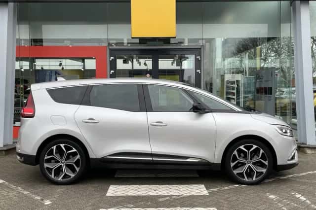 Renault Grand Scénic (2023) thumbnail 4