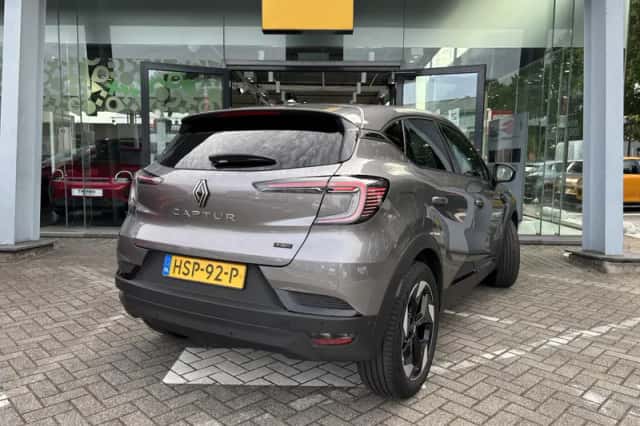 Renault Captur (2025) thumbnail 4