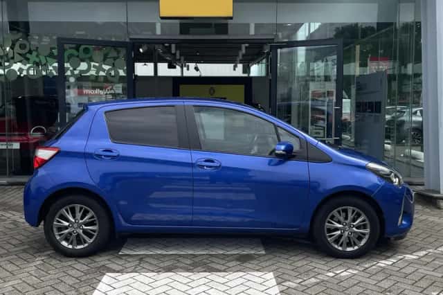 Toyota Yaris (2019) thumbnail 3