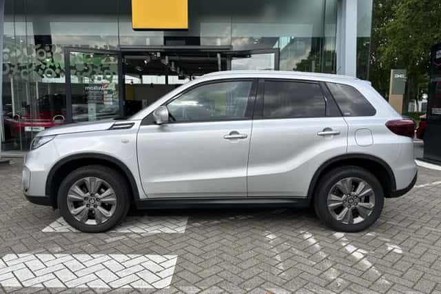 Suzuki Vitara (2022) thumbnail 2