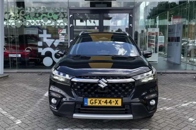 Suzuki S-Cross (2024) thumbnail 2