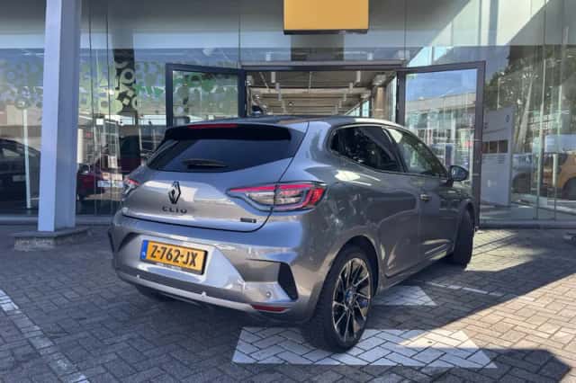 Renault Clio (2024) thumbnail 3