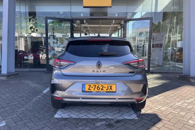 Renault Clio (2024) thumbnail 4