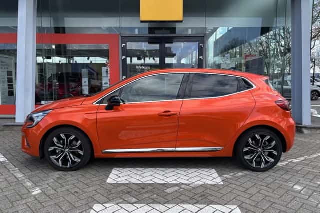 Renault Clio (2023) thumbnail 2