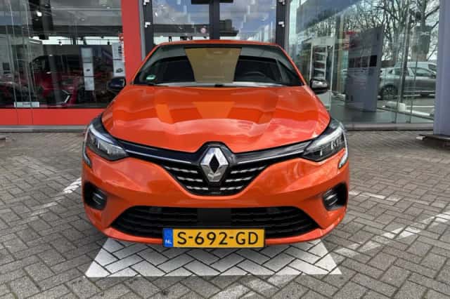 Renault Clio (2023) thumbnail 4