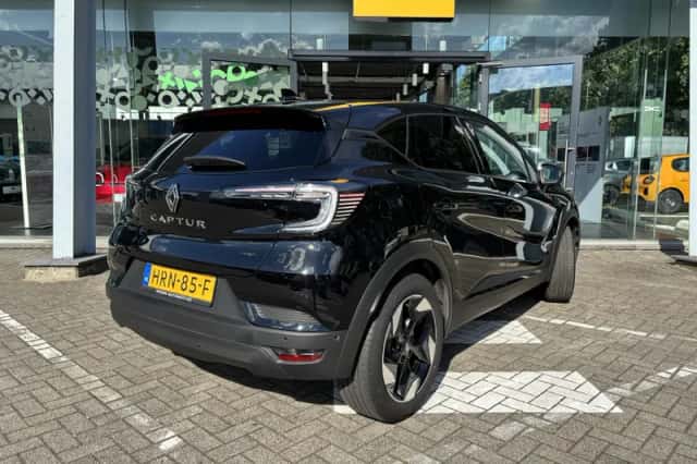 Renault Captur (2025) thumbnail 4