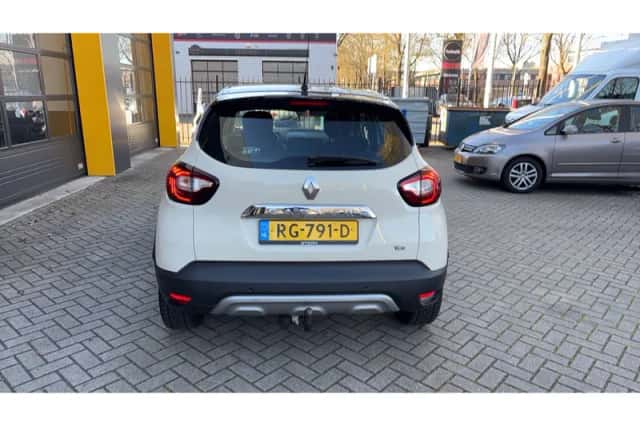 Renault Captur (2017) thumbnail 3