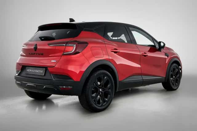 Renault Captur (2022) thumbnail 2