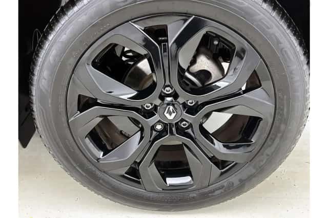 Renault Captur (2022) thumbnail 4
