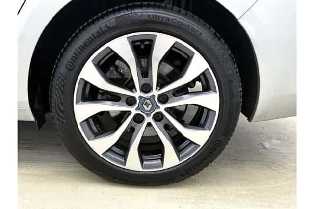 Renault Mégane E-Tech (2021) thumbnail 4