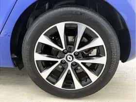 Renault Clio (2023) thumbnail 5