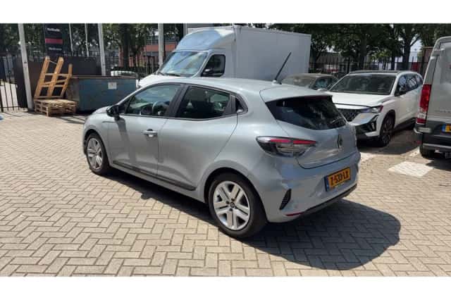 Renault Clio (2024) thumbnail 2
