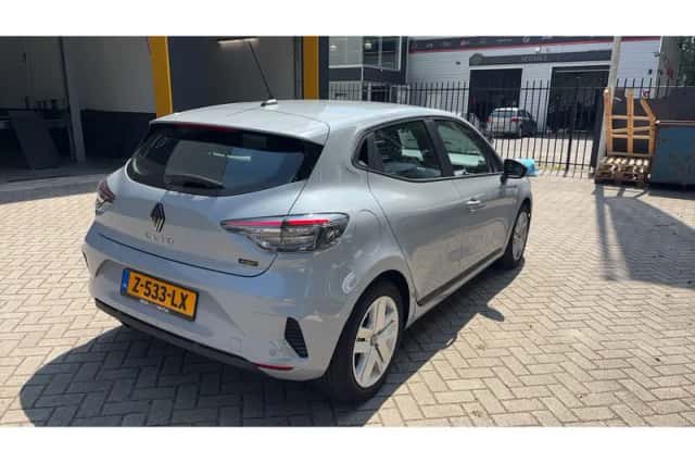 Renault Clio (2024) thumbnail 4