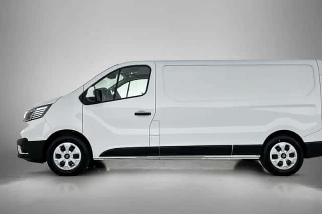 Renault Trafic (2025) thumbnail 2