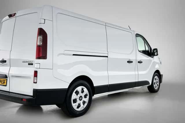 Renault Trafic (2025) thumbnail 4