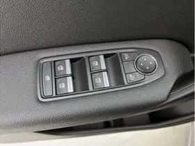 Renault Captur (2023) thumbnail 23