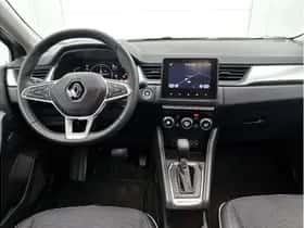 Renault Captur (2023) thumbnail 4