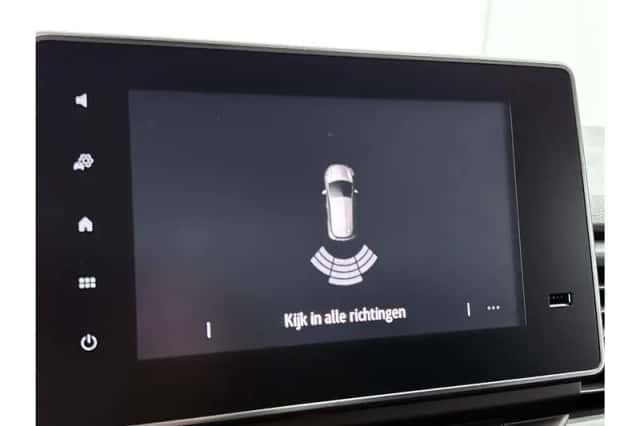 Renault Trafic (2023) thumbnail 3