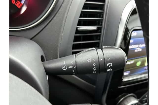 Renault Captur (2019) thumbnail 11