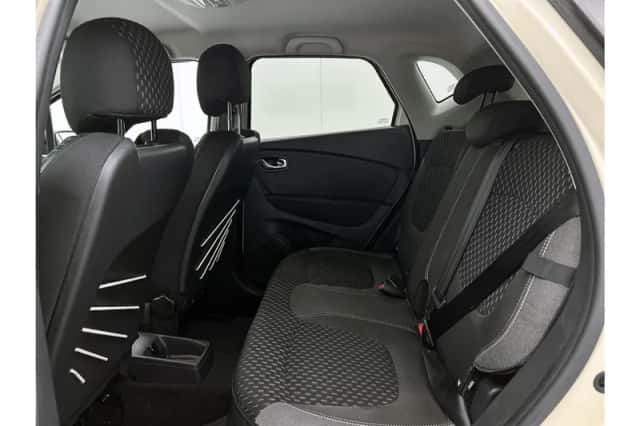Renault Captur (2019) thumbnail 23