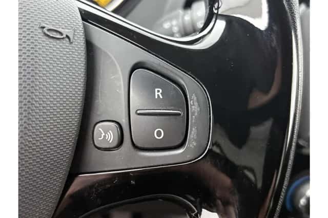 Renault Captur (2016) thumbnail 15