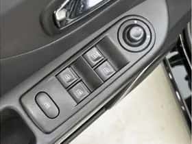 Renault Captur (2016) thumbnail 22