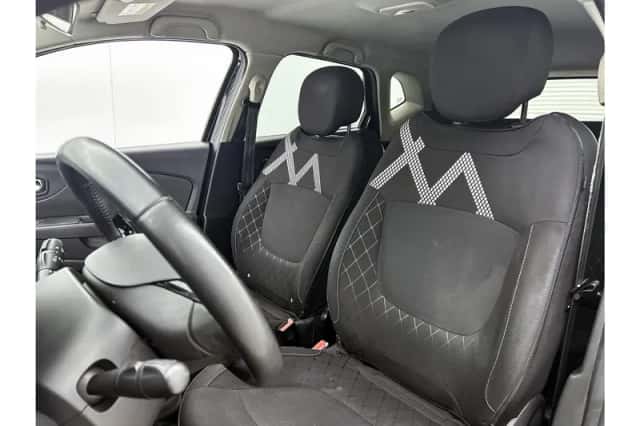 Renault Captur (2016) thumbnail 28