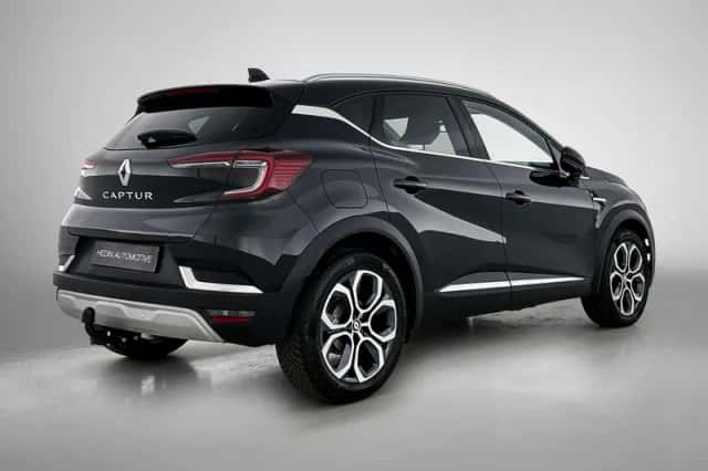 Renault Captur (2023) thumbnail 2