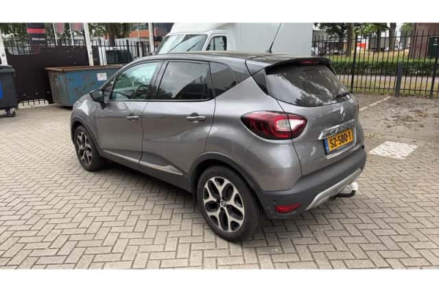Renault Captur (2018) thumbnail 2