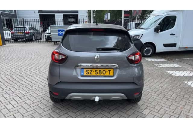 Renault Captur (2018) thumbnail 3