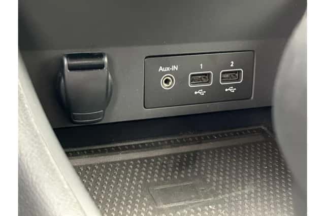 Renault Captur (2020) thumbnail 33