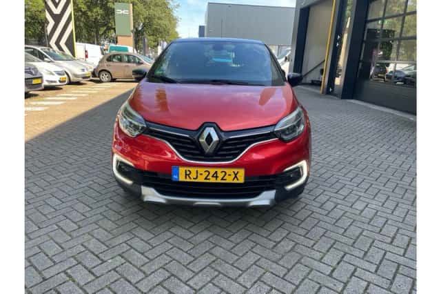 Renault Captur (2017) thumbnail 2