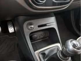 Renault Captur (2016) thumbnail 36