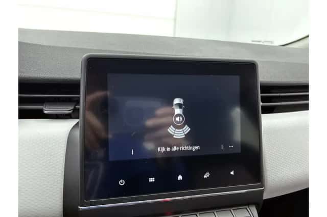 Renault Clio (2022) thumbnail 18