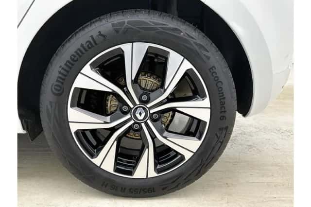 Renault Clio (2022) thumbnail 4