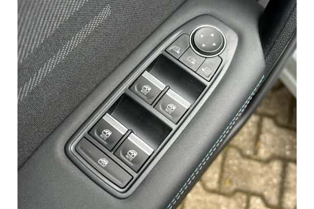 Renault Captur (2026) thumbnail 23