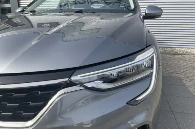 Renault Arkana (2023) thumbnail 5